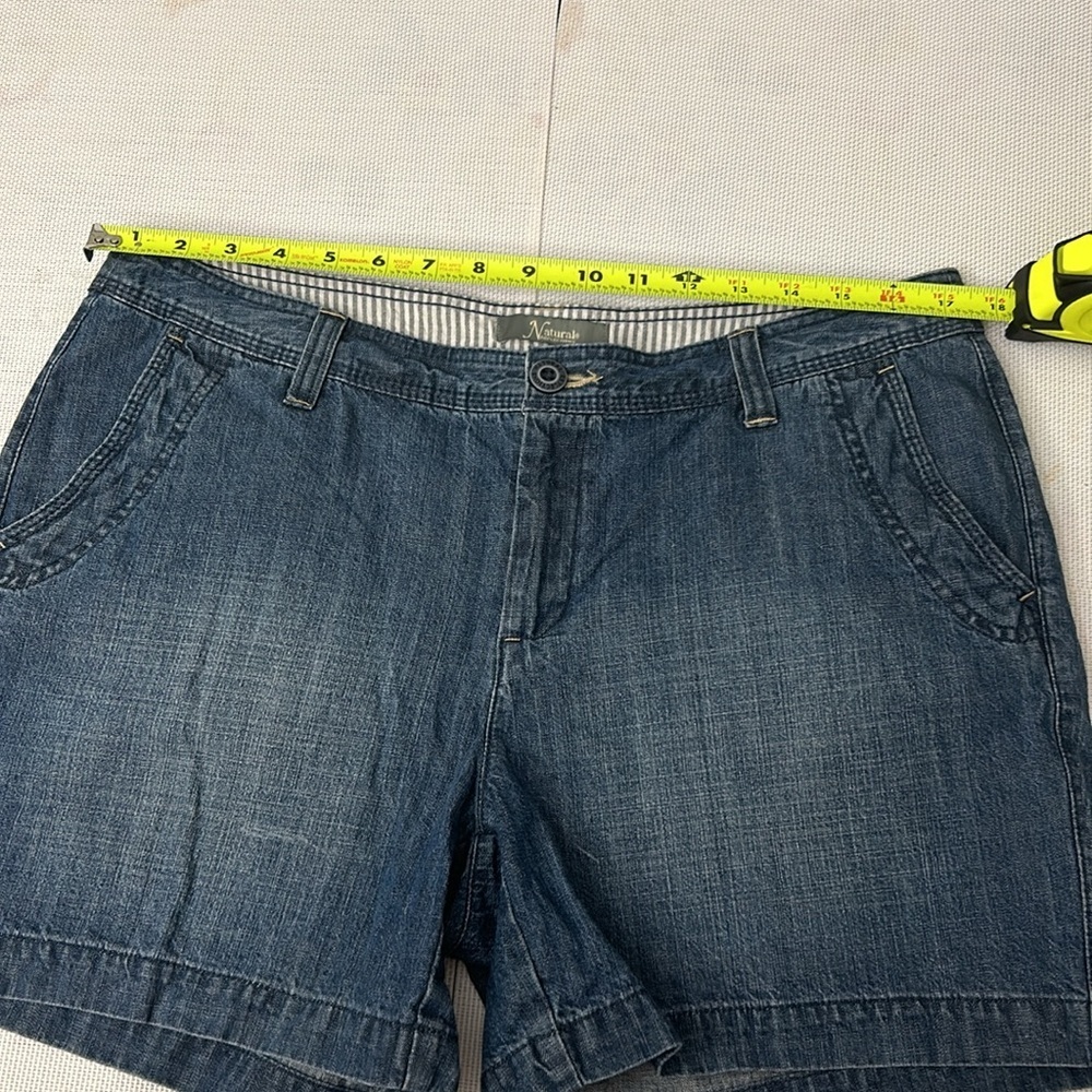 Natural Reflections Jeans Shorts, Women's Size 12, Blue Denim, Mid Rise - Picture 6 of 9